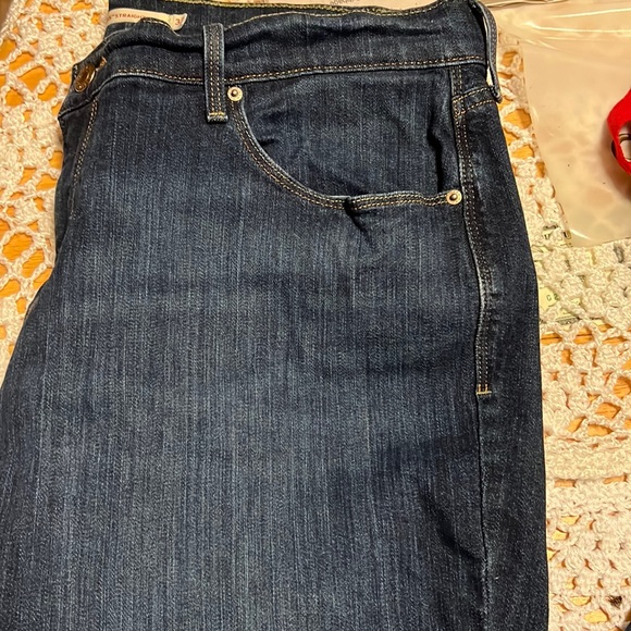 Levi’s 505 Straight Cut, Red Tag, Medium Dark Wash Jeans, Like New - Picture 6 of 13